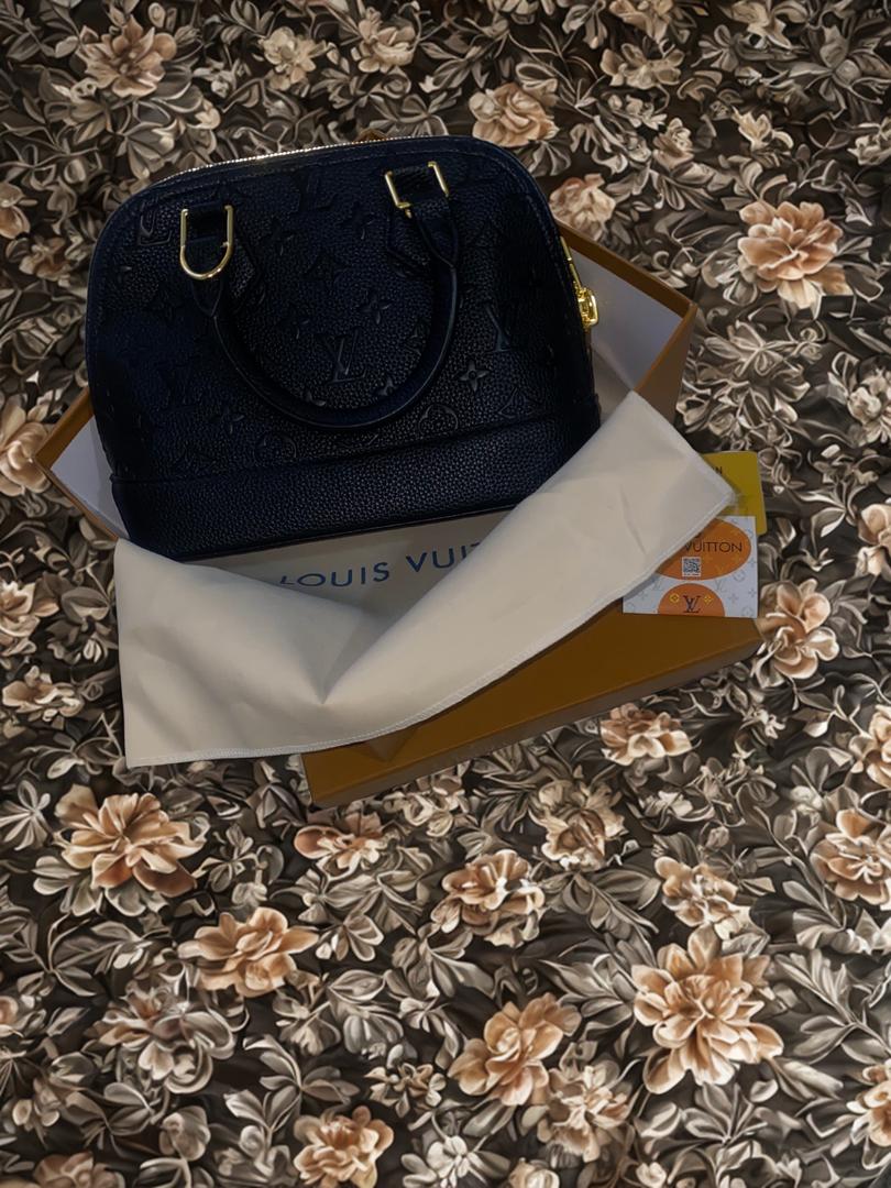 Sac a main Louis Vuitton© bb Alma